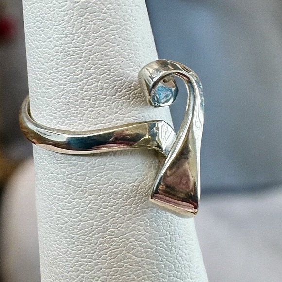 Sterling Silver Ribbon Ring (6.5) - Picture 6 of 6